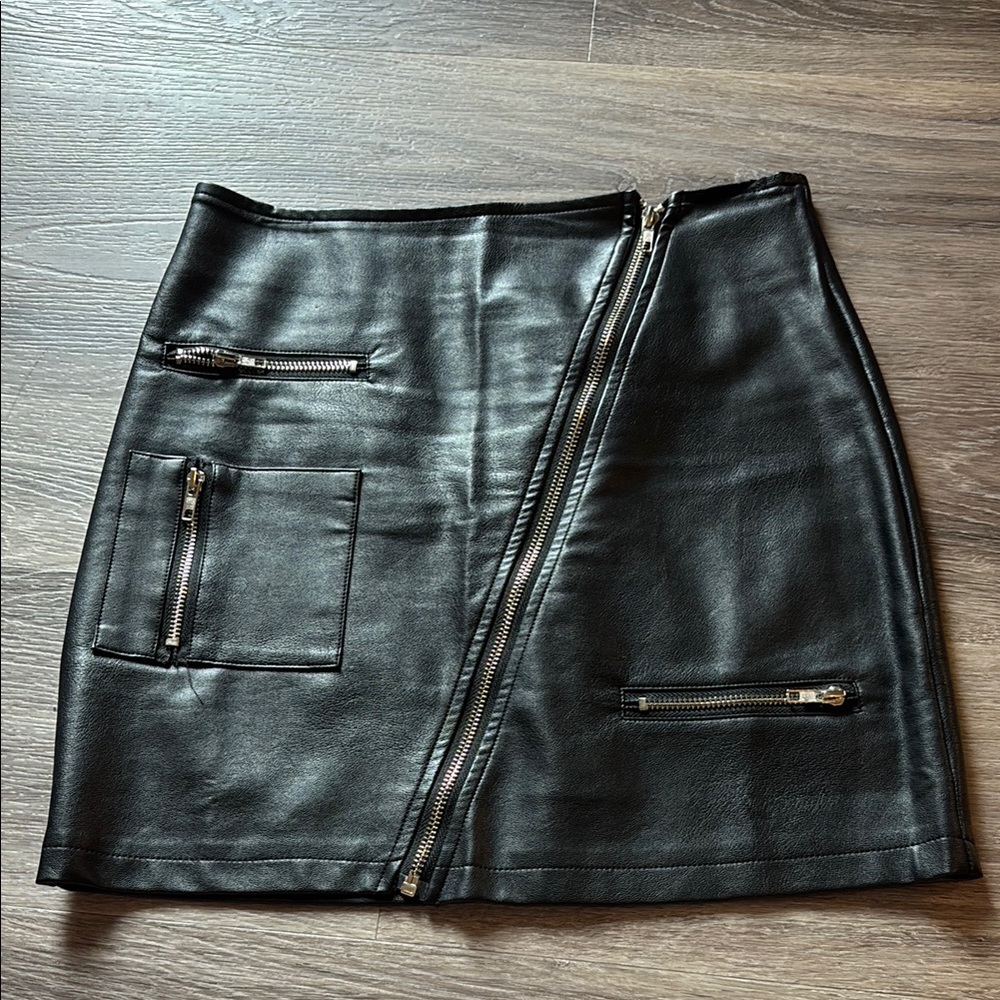 Black faux Leather Skirt with Zipper Details